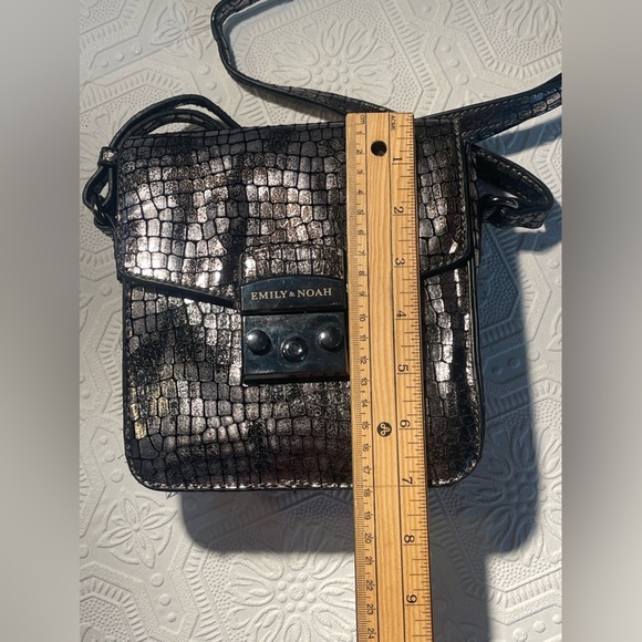 Emily and Noah Black Silver Adjustable cross-body metallic purse - Picture 12 of 16